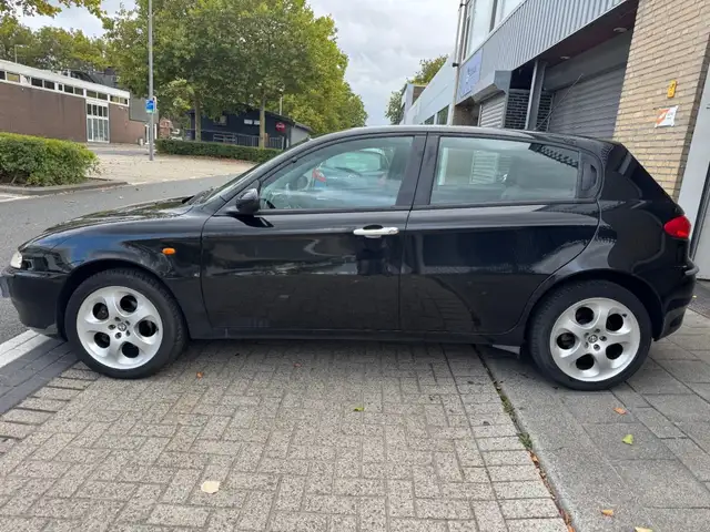 Alfa Romeo 147 view 14