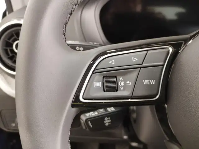 Audi Q2 view 12