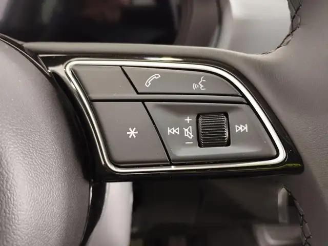 Audi Q2 view 13