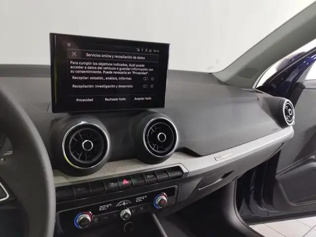 Audi Q2 view 15
