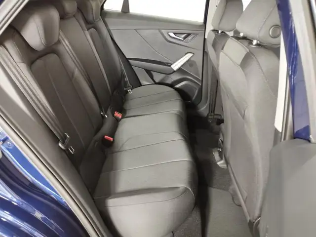 Audi Q2 view 8