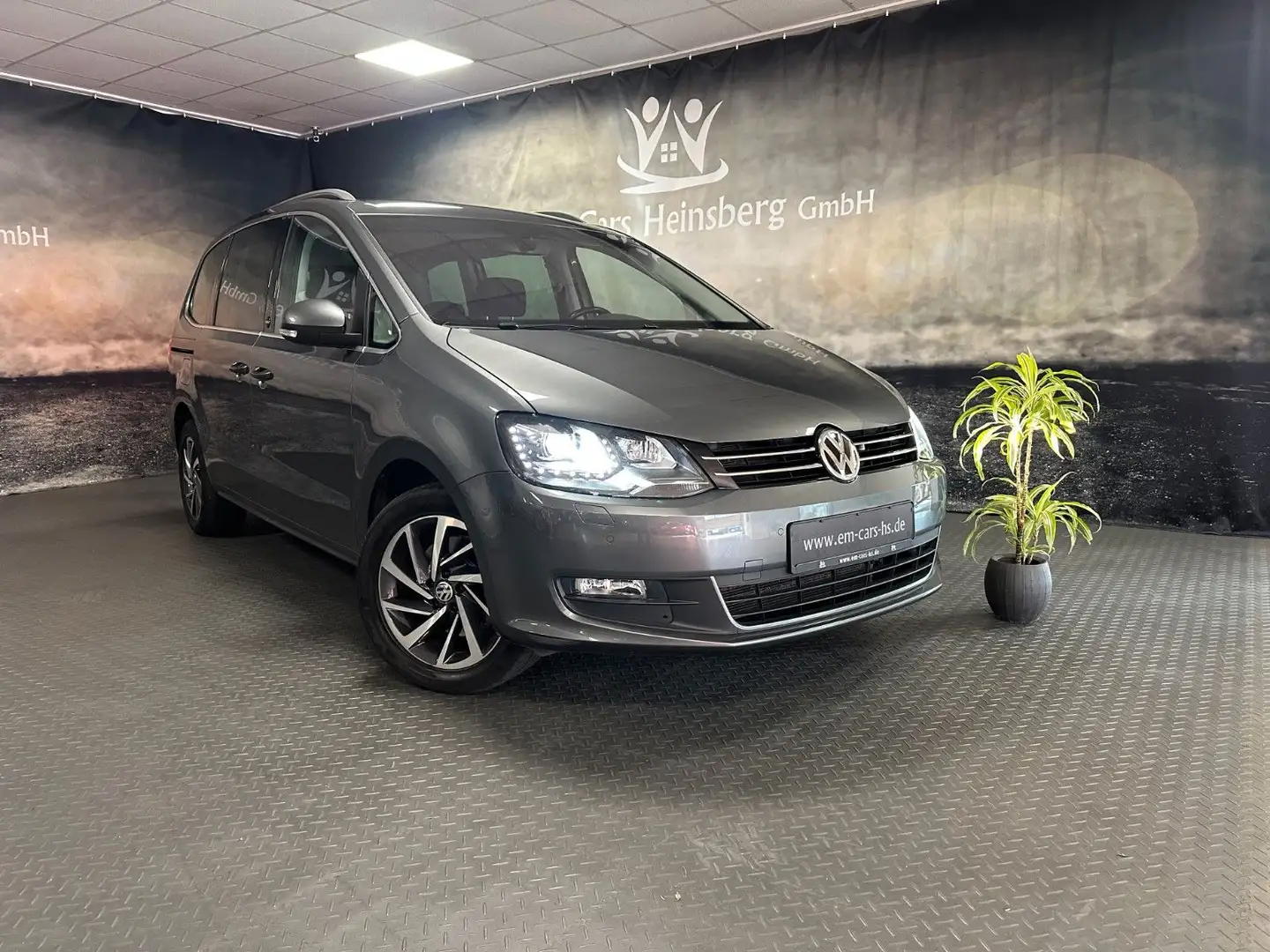 Volkswagen Sharan 2.0 TDI Sound 7-Sitzer Business AHK Kam. Grau - 1