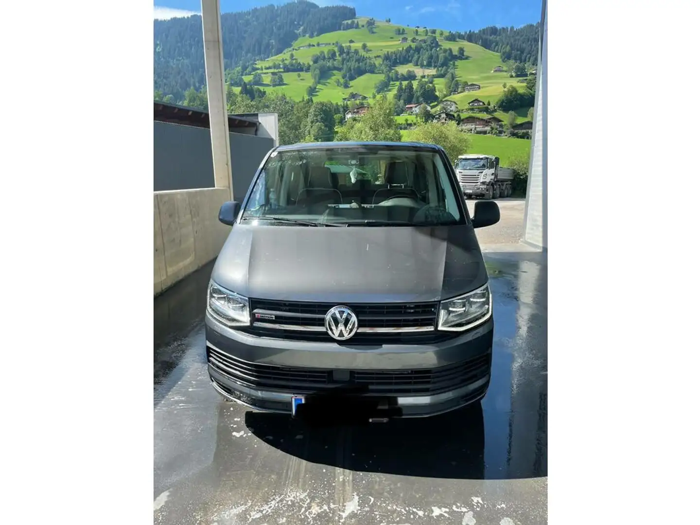Volkswagen T6 Multivan Trendline 4Motion Grau - 2
