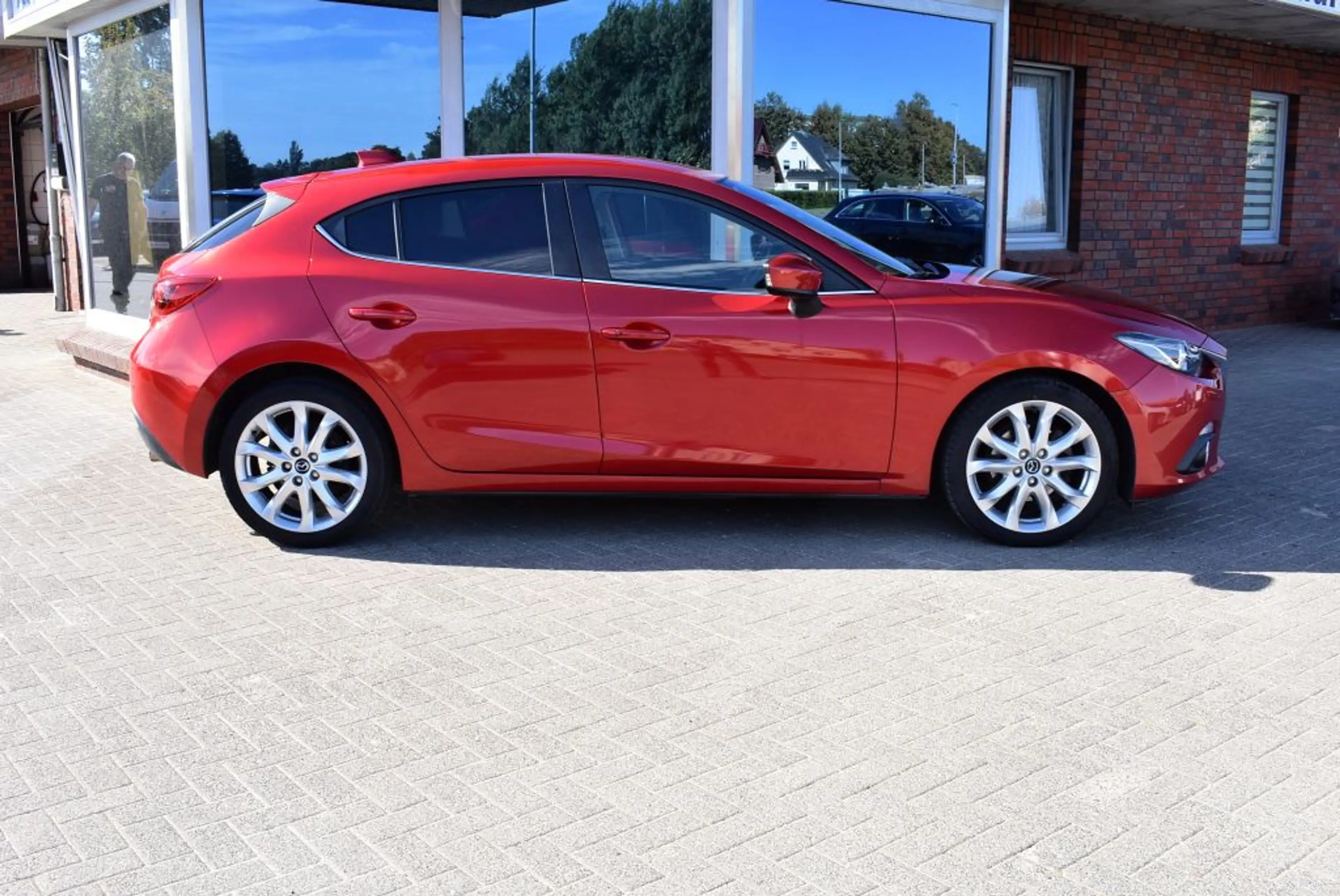 Mazda 3 SKYACTIV-D 150 Sports-Line Automatik Bi-Xenon Navi — photo 2