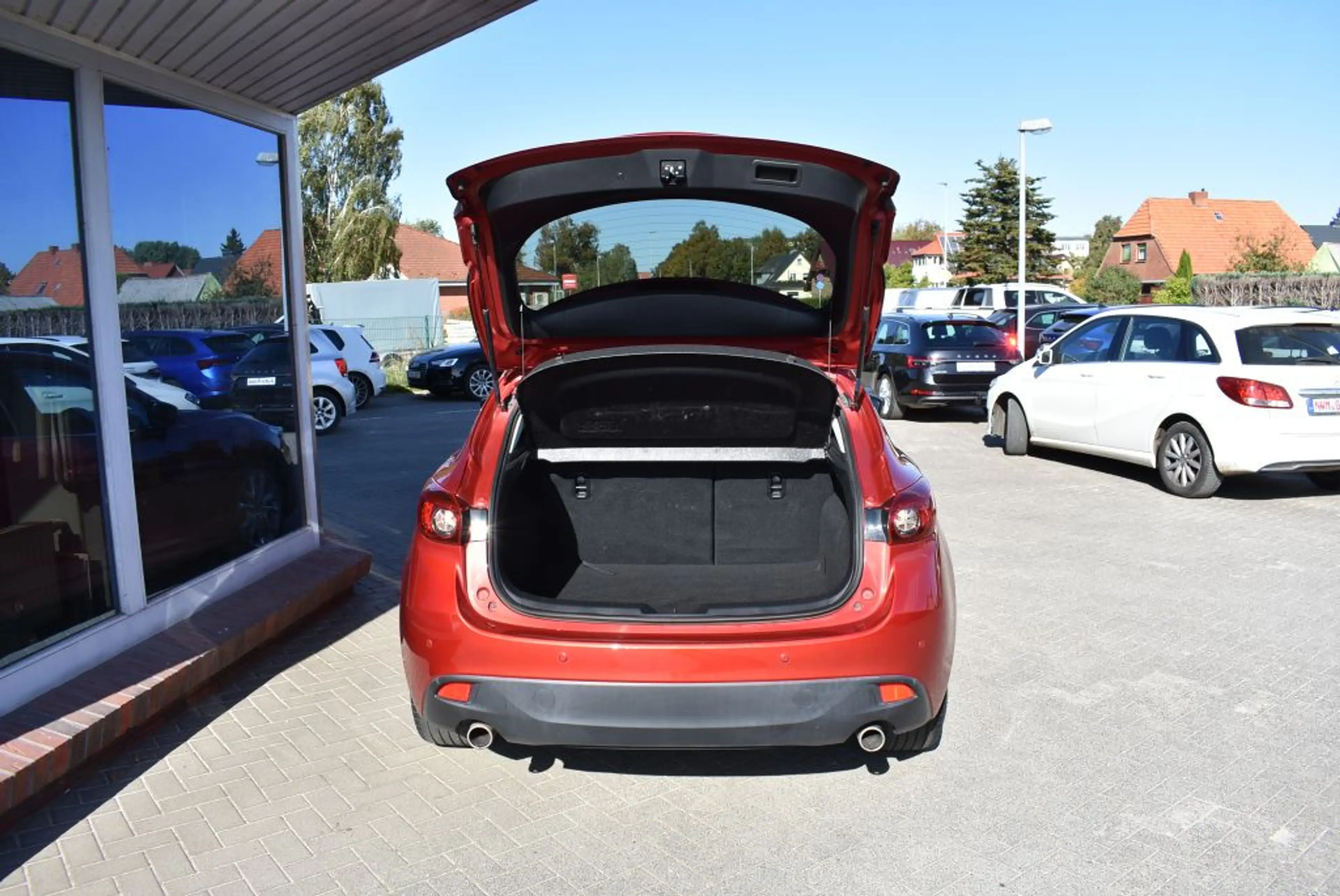 Mazda 3 SKYACTIV-D 150 Sports-Line Automatik Bi-Xenon Navi — photo 4