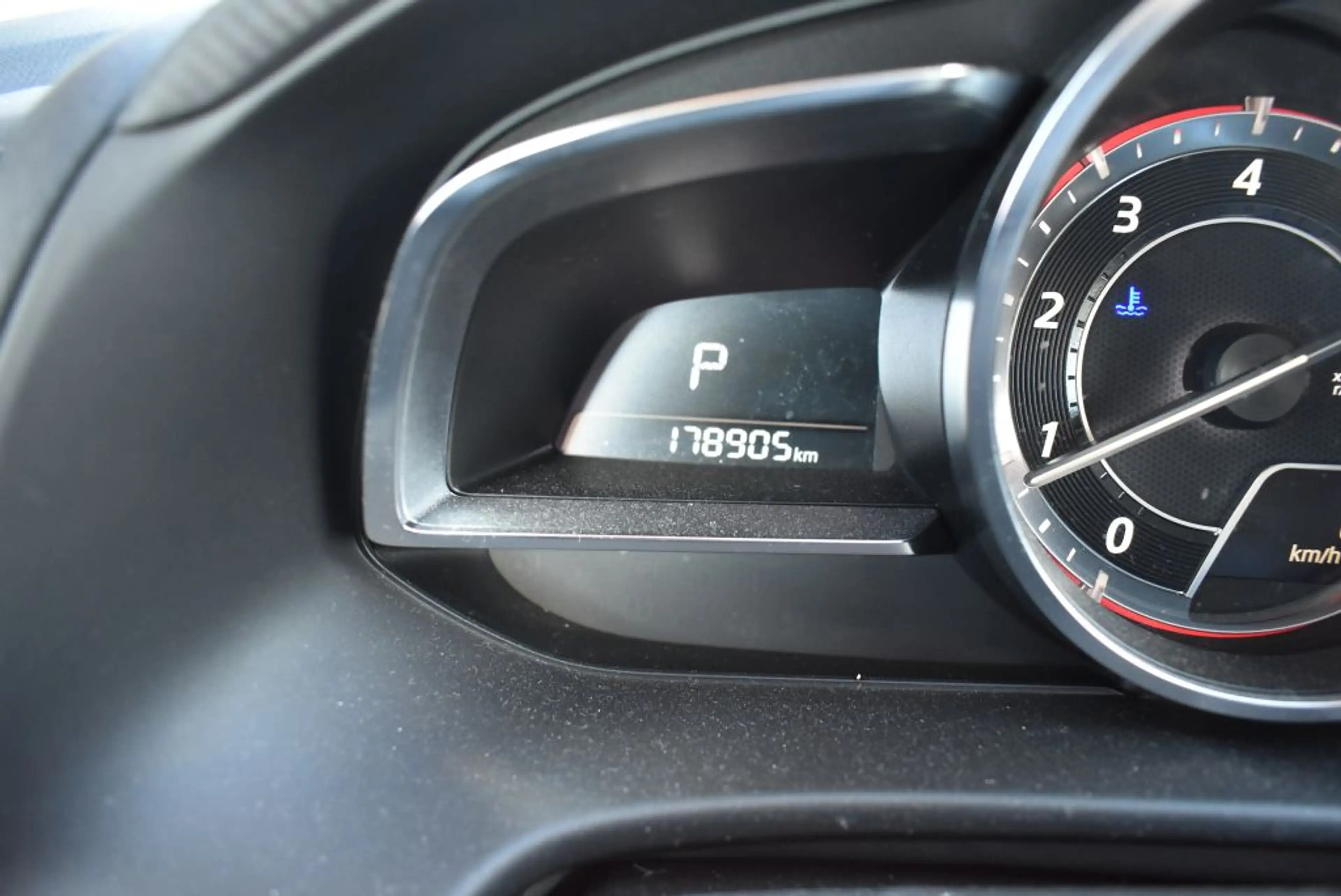 Mazda 3 SKYACTIV-D 150 Sports-Line Automatik Bi-Xenon Navi — photo 10
