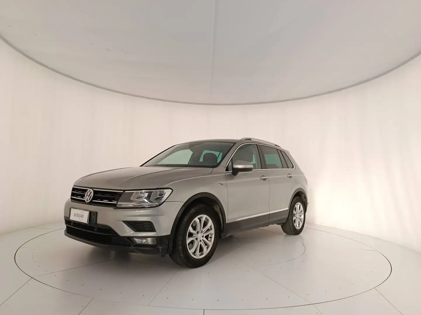 Volkswagen Tiguan 2.0 TDI SCR BlueMotion Business Grigio - 1