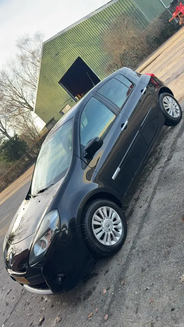 Renault Clio 1.2 TCe Collection Zwart - 1