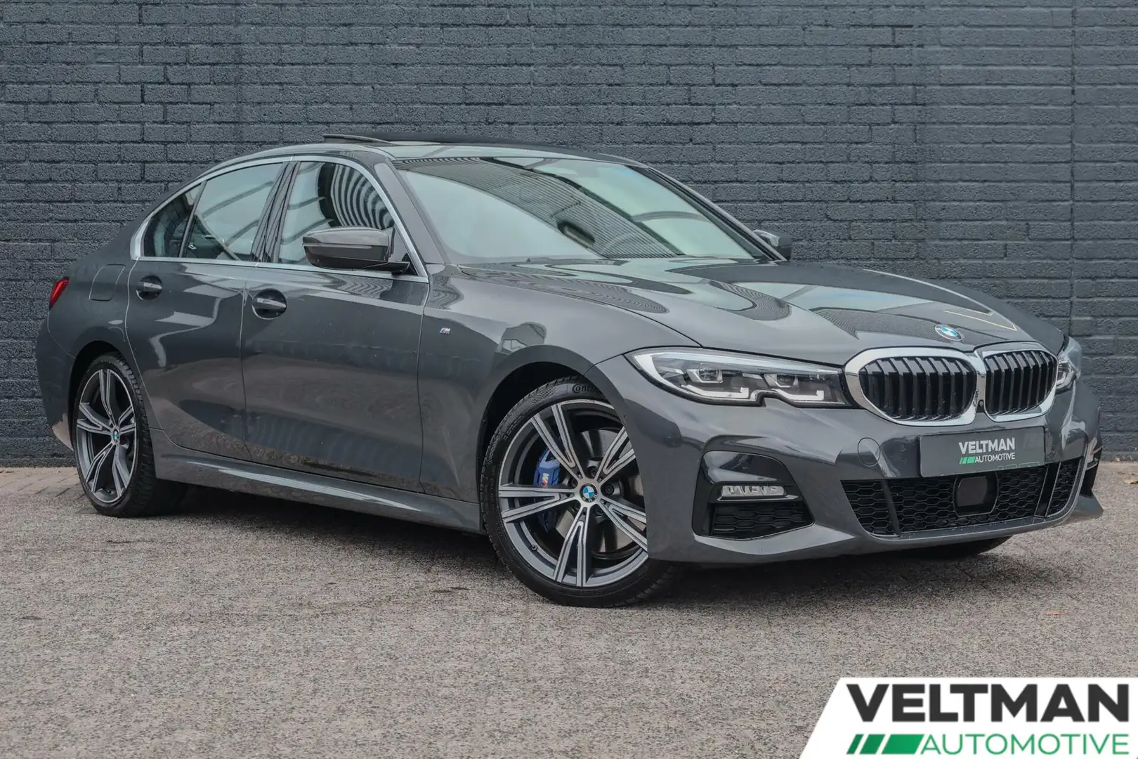 BMW 330 3-serie 330e High Executive M-SPORT PANO ADAPTIVE Grijs - 2