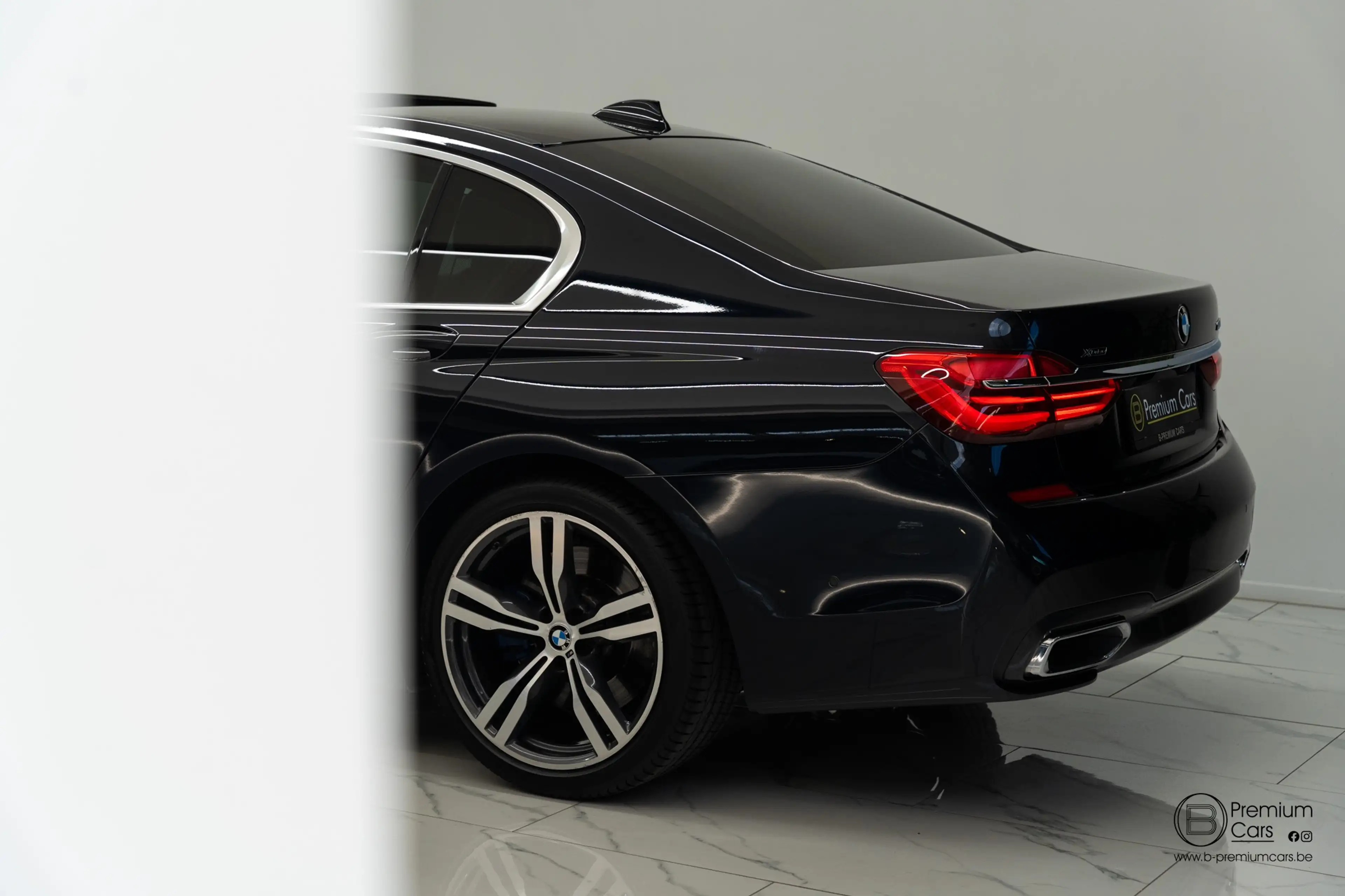 BMW 740 d M-pack Individual! FULL OPTIONS!! Carbon core! — photo 11
