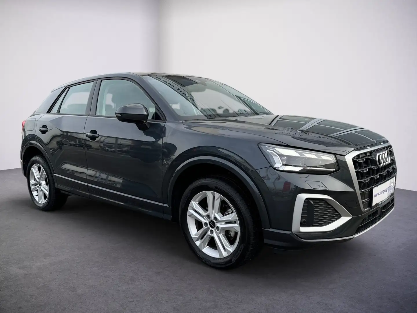 Audi Q2 35 TFSI advanced Aut. NP 45.523.- Grau - 2