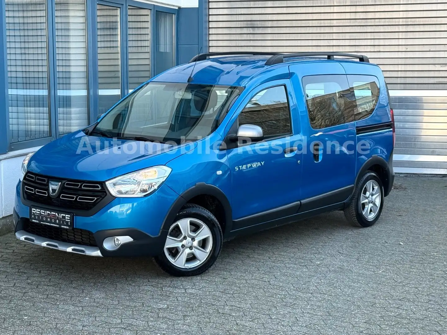 Dacia Dokker Stepway Pro 1.3 TCe*NAVI*SHZ*PDC*TEMP*1HD Blau - 2