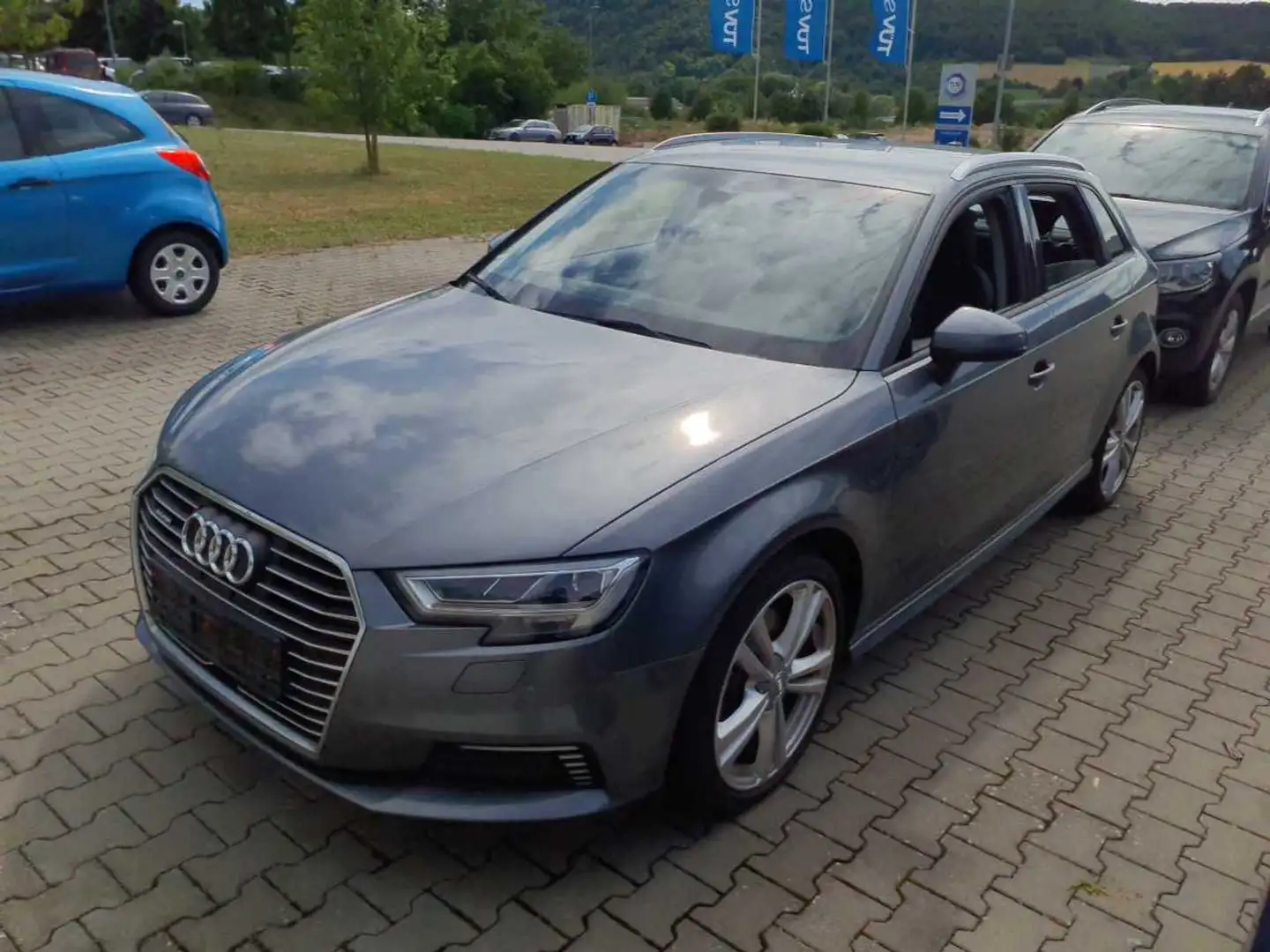 Audi A3 40 e-tron sport +LED+VIRTUAL+ASSIST Grau - 2