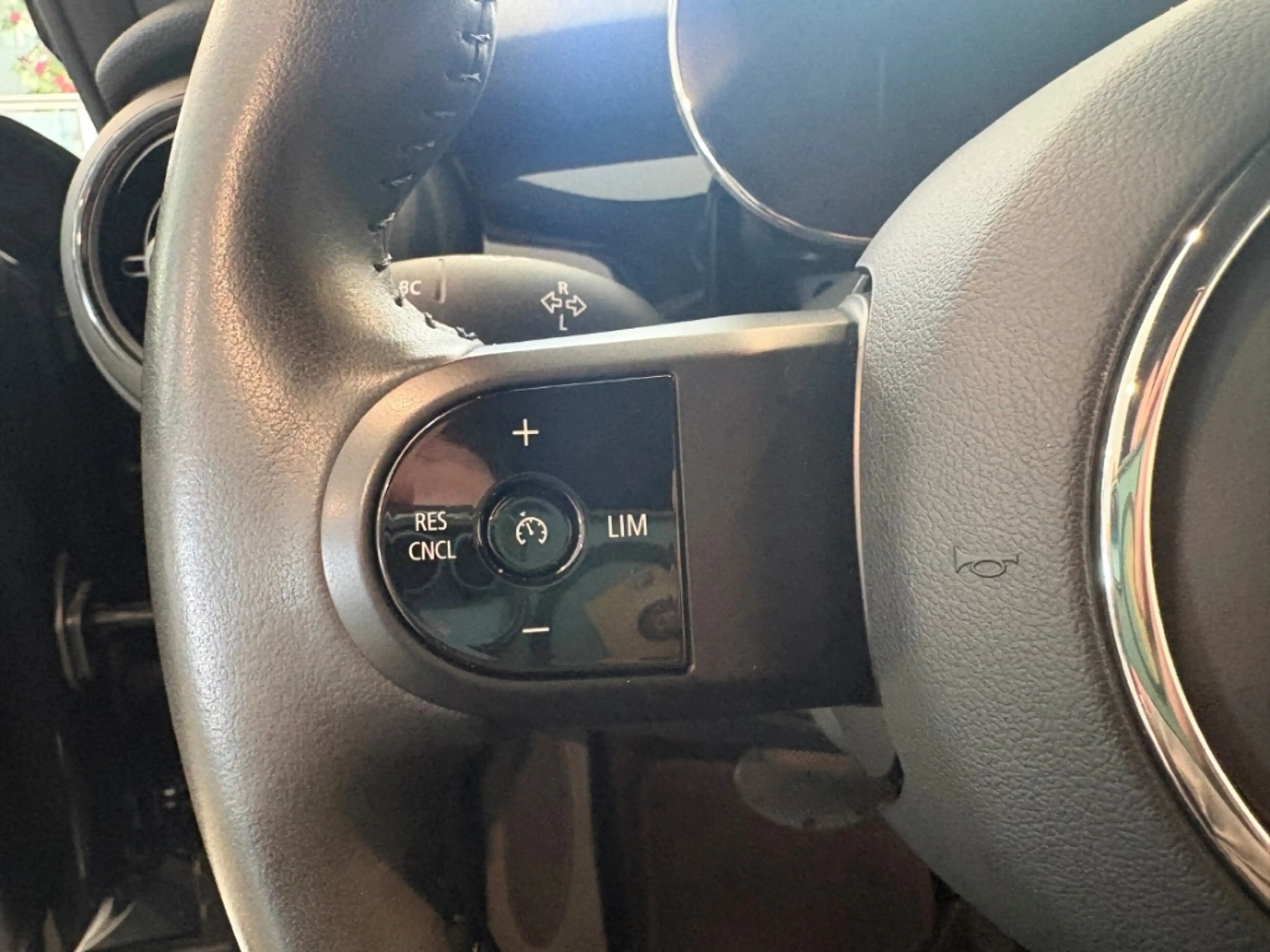 MINI Cooper SE 3-Türer Navi Digitales Cockpit Memory Sitze LED Ap — photo 13
