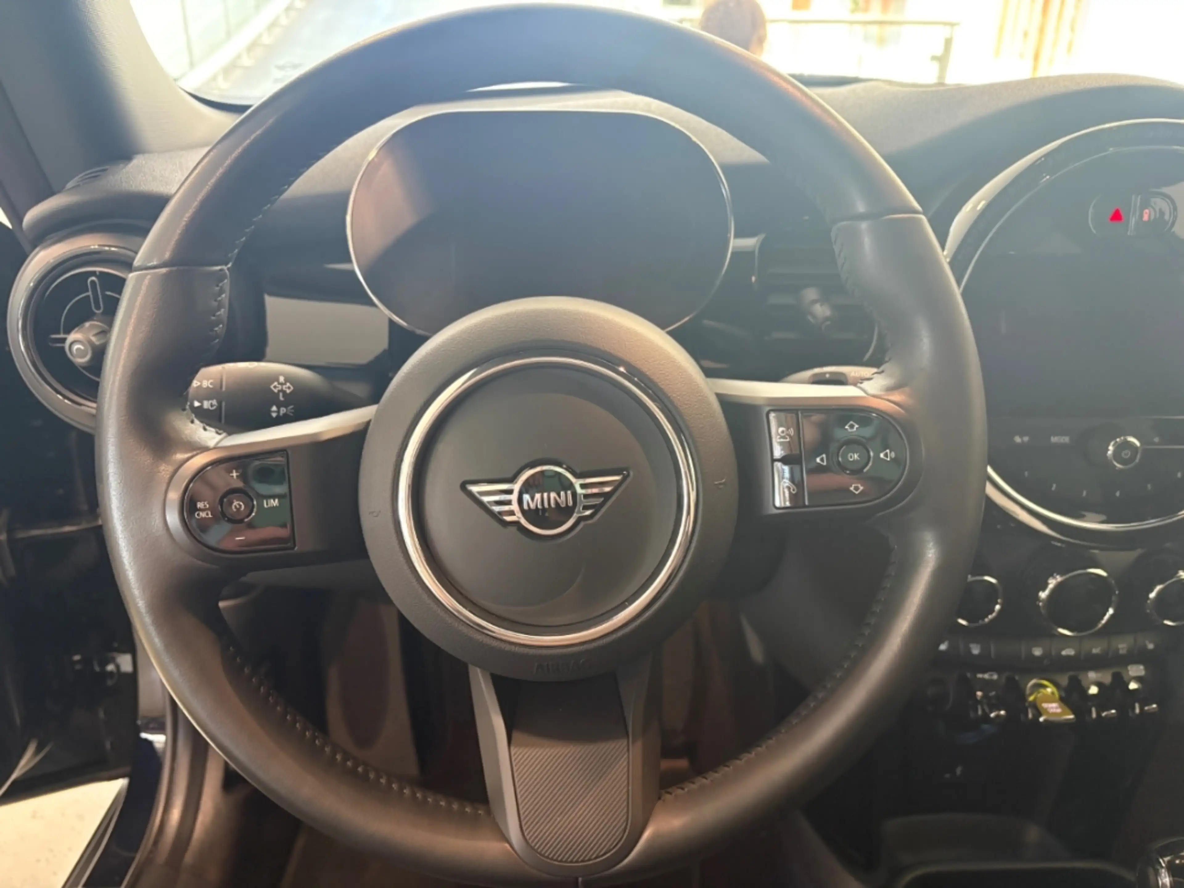 MINI Cooper SE 3-Türer Navi Digitales Cockpit Memory Sitze LED Ap — photo 12