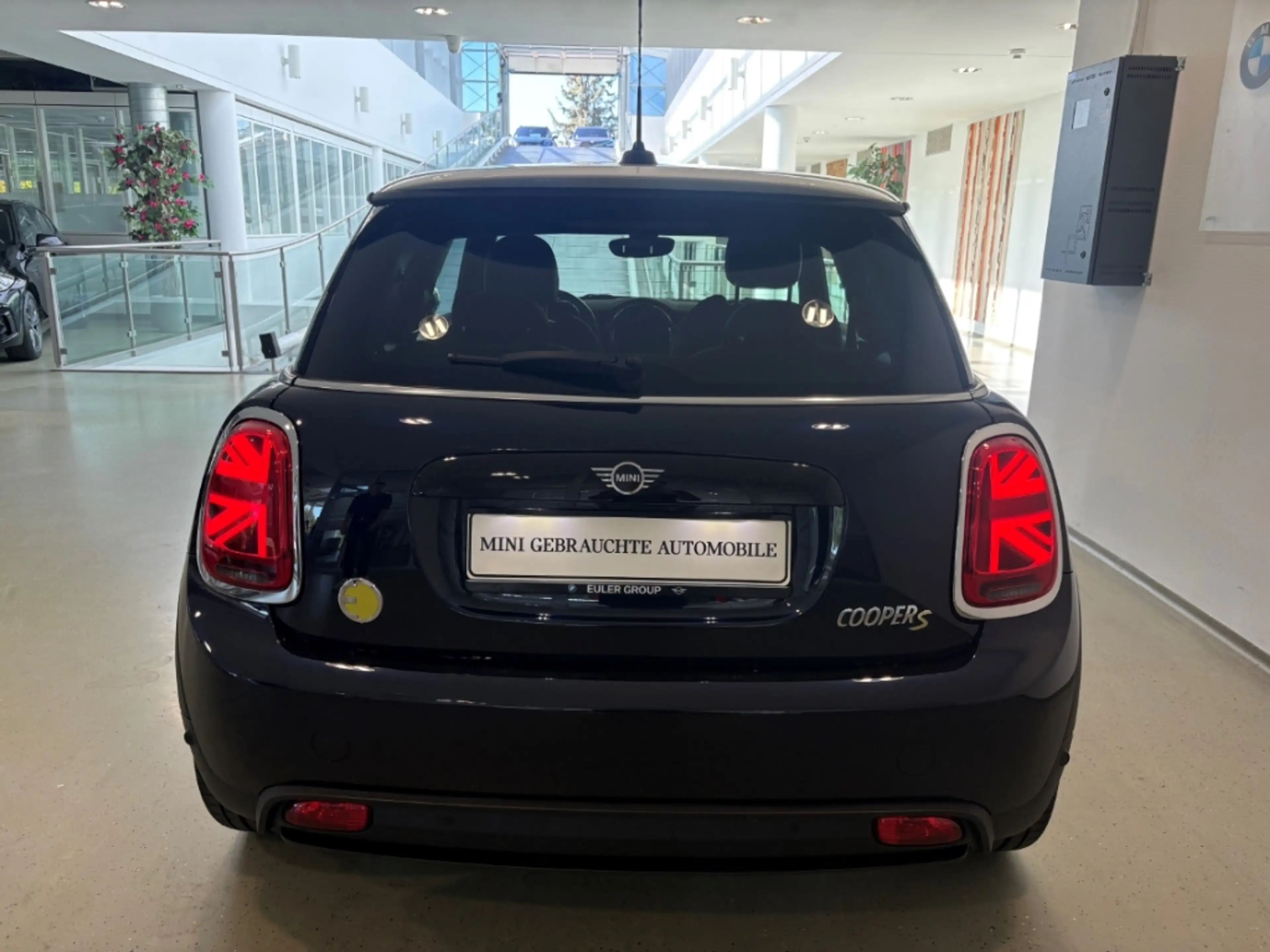 MINI Cooper SE 3-Türer Navi Digitales Cockpit Memory Sitze LED Ap — photo 4