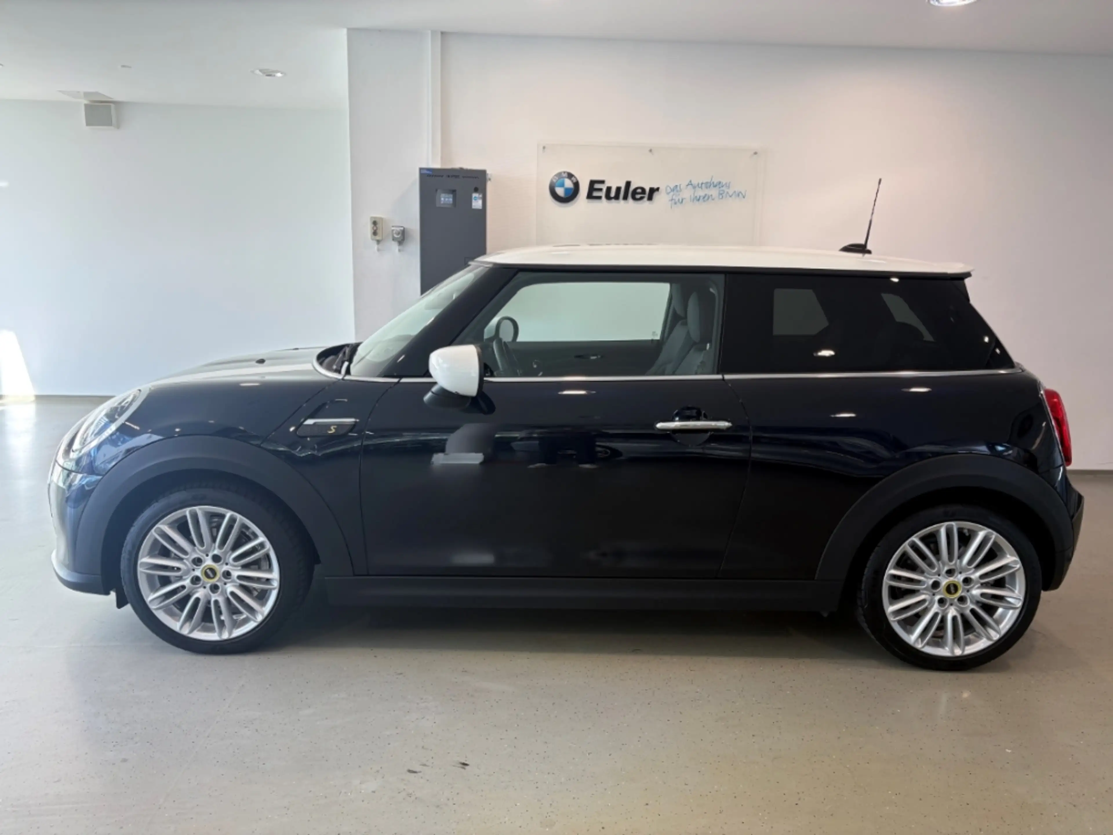 MINI Cooper SE 3-Türer Navi Digitales Cockpit Memory Sitze LED Ap — photo 5