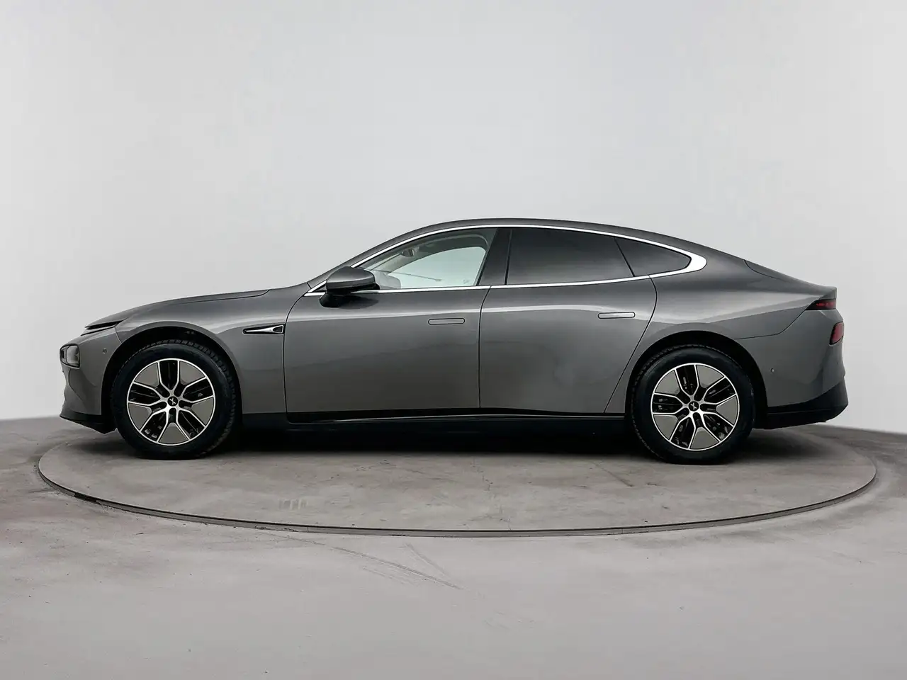 XPENG P7