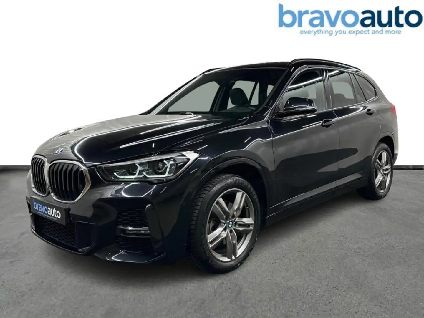 BMW X1 M-Pack + Pano Roof Schwarz - 1