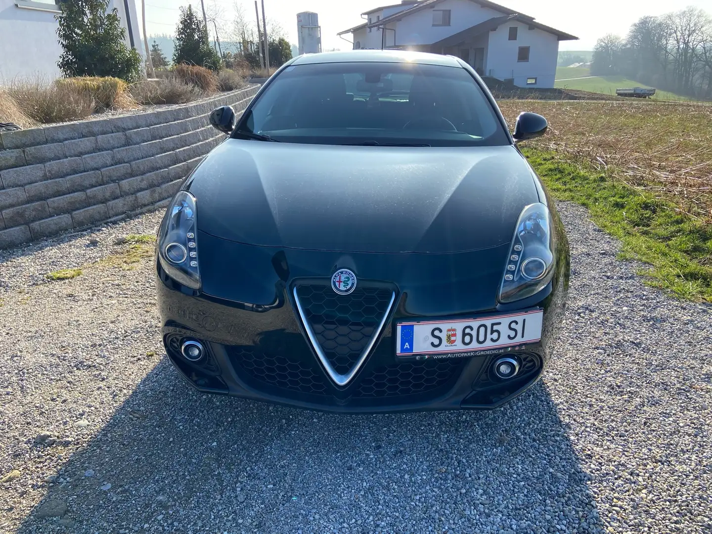 Alfa Romeo Giulietta Super 1,4 TB Schwarz - 1