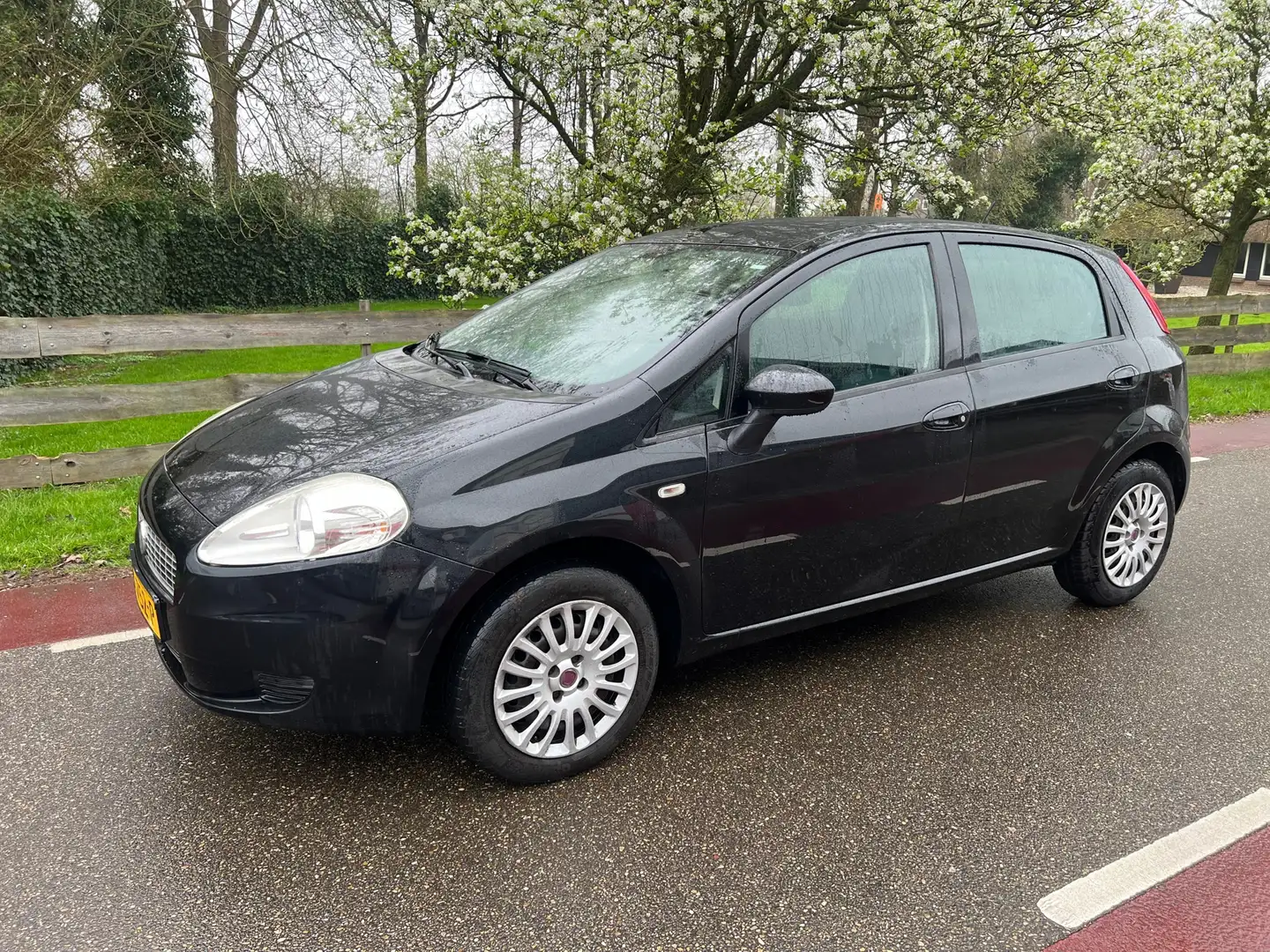 Fiat Grande Punto 1.4 Active 5 deurs Airco APK tm Maart 2025 Nero - 2