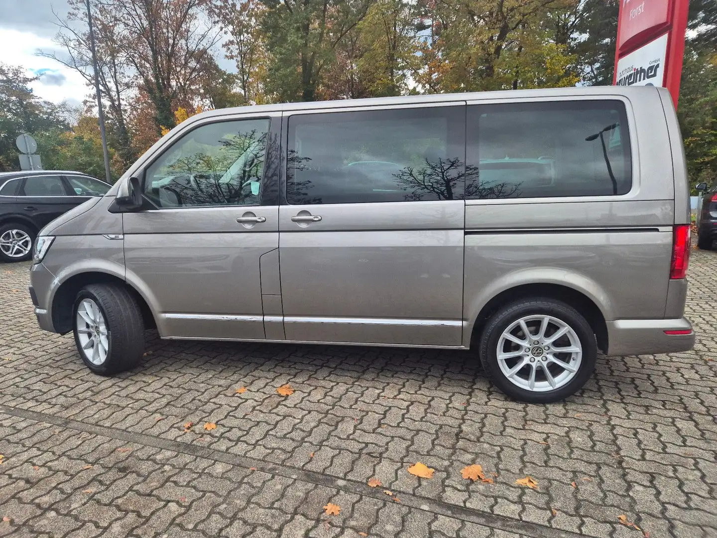 Volkswagen T6 Caravelle Comfortline *Navi/PDC/Tempomat* Beige - 2