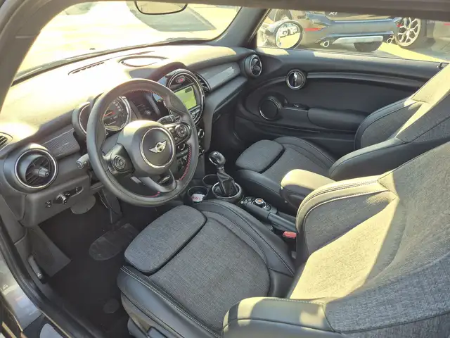 Mini Hatch view 6