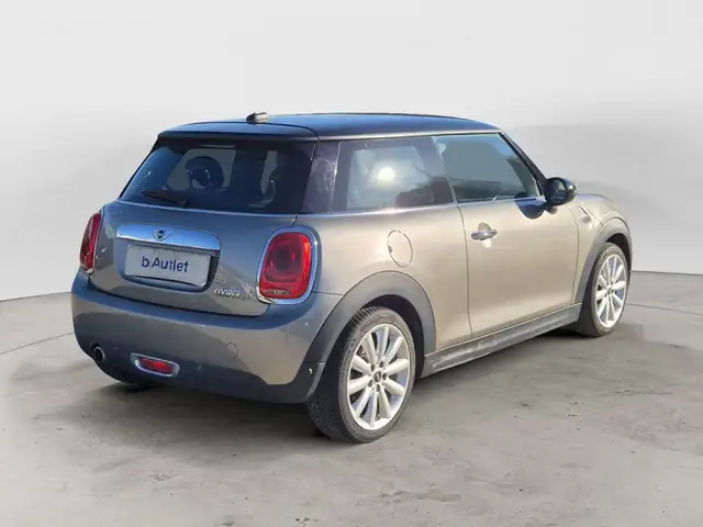 Mini Hatch view 4