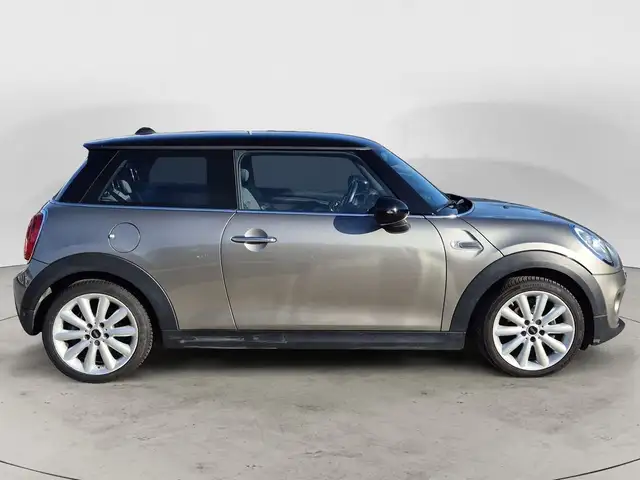 Mini Hatch view 5