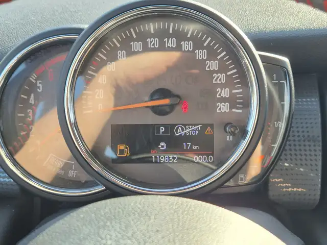 Mini Hatch view 14