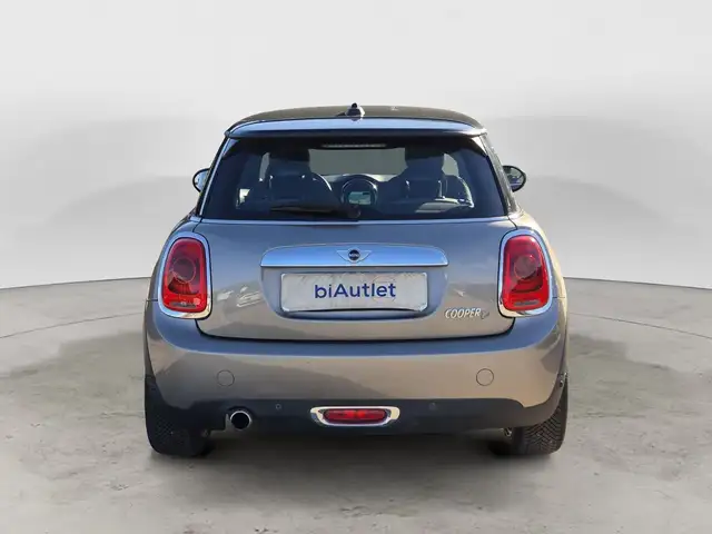 Mini Hatch view 3