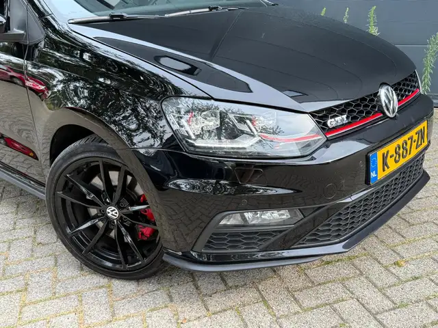 Volkswagen Polo view 2