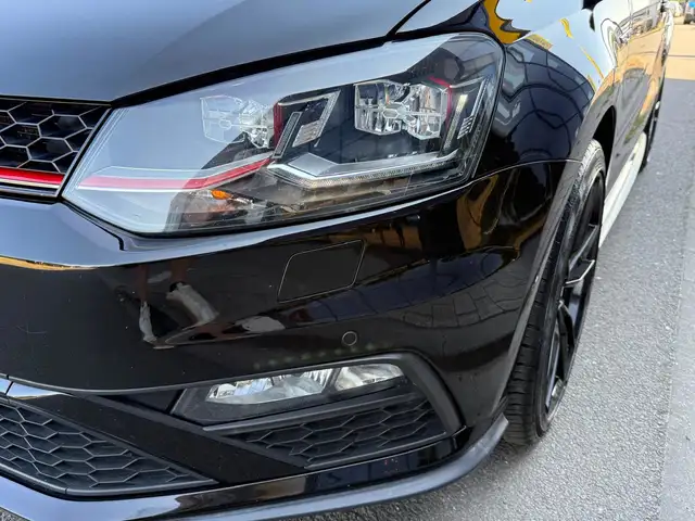 Volkswagen Polo view 3