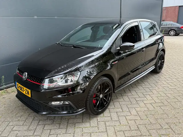 Volkswagen Polo view 4