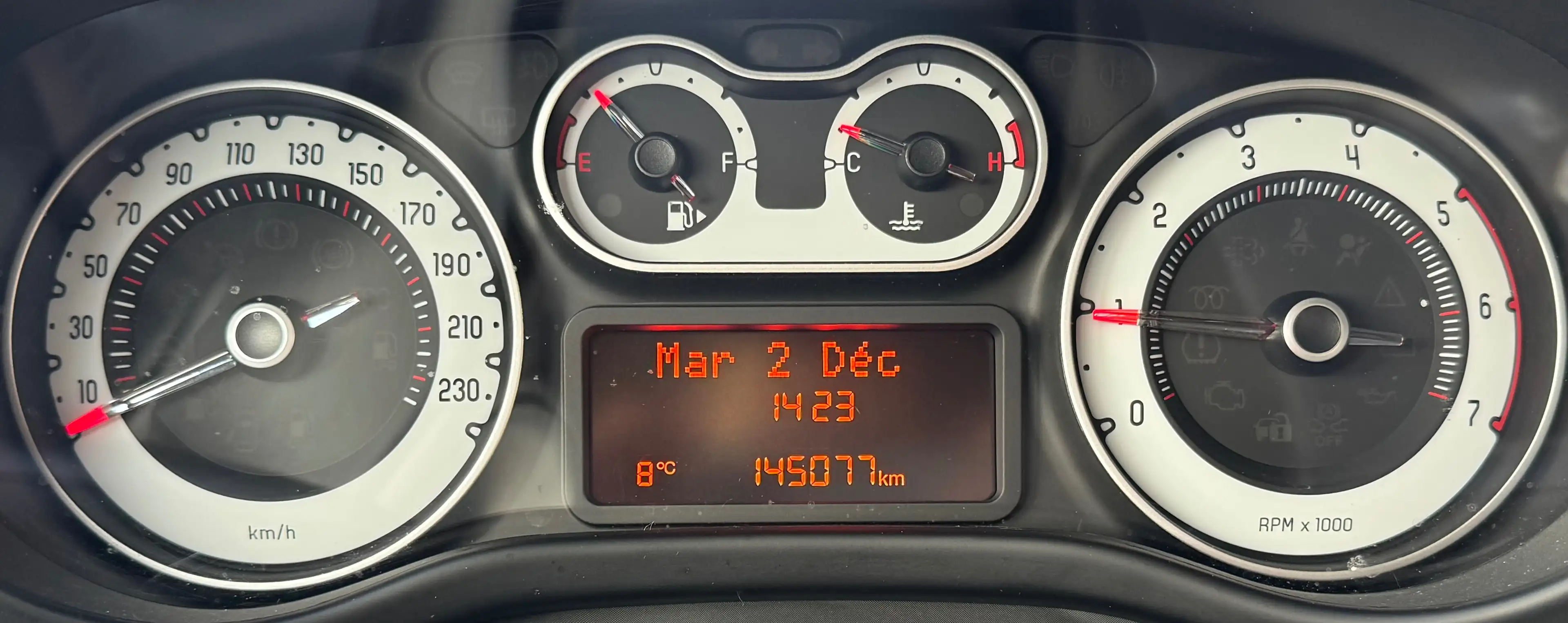 Fiat 500L 1.3 Multijet Lounge - GPS - Airco -Bluetooth — photo 7