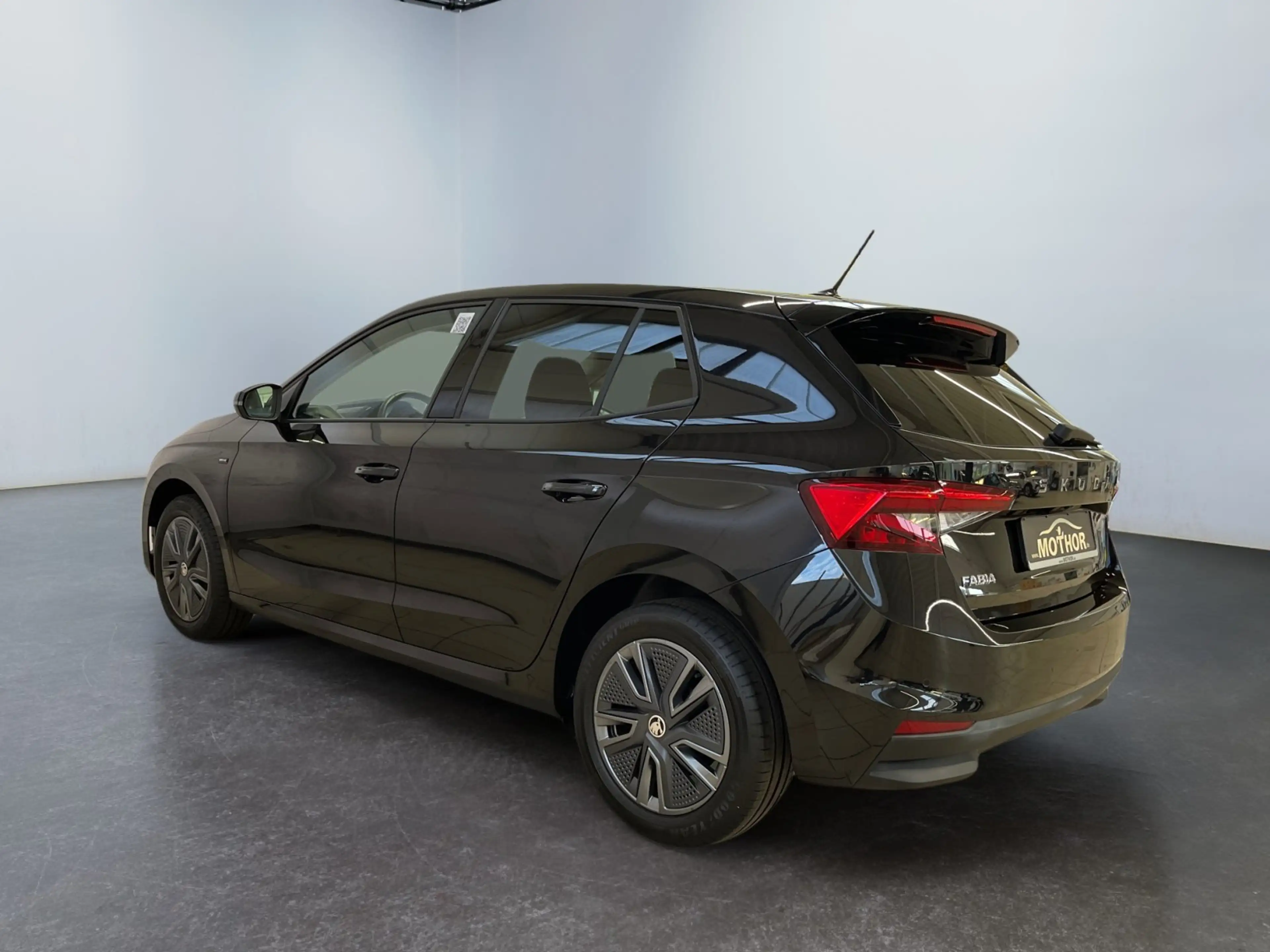 Skoda Fabia Drive 1.0 TSI DSG FernlichtAssist Kamera — photo 6