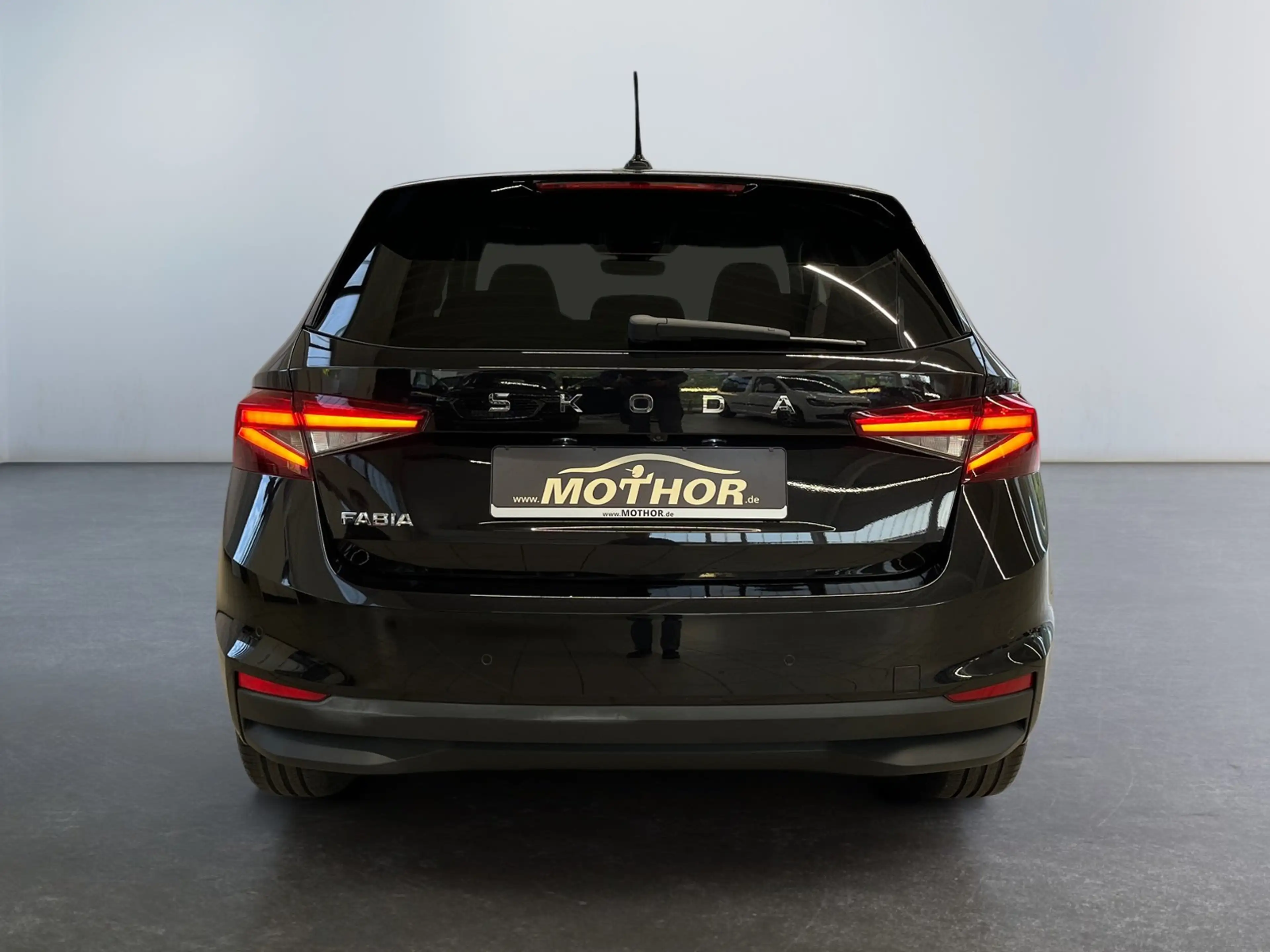 Skoda Fabia Drive 1.0 TSI DSG FernlichtAssist Kamera — photo 7