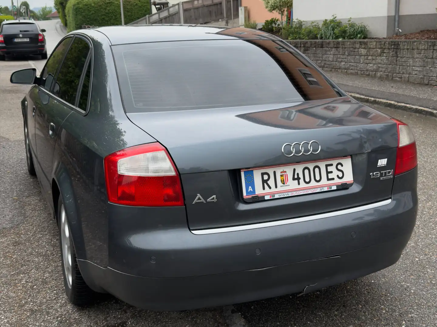 Audi A4 A4 1,9 TDI quattro Grau - 2