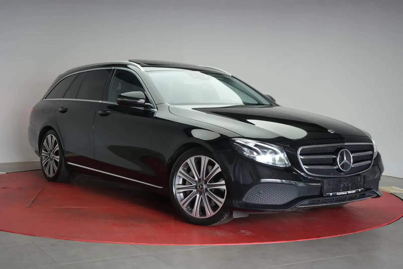 Mercedes-Benz E 350 d T 9G-Tronic Avantgarde Navi/Leder/Distro Schwarz - 1
