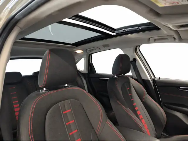 BMW 2 Series view 6