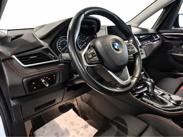 BMW 2 Series view 13
