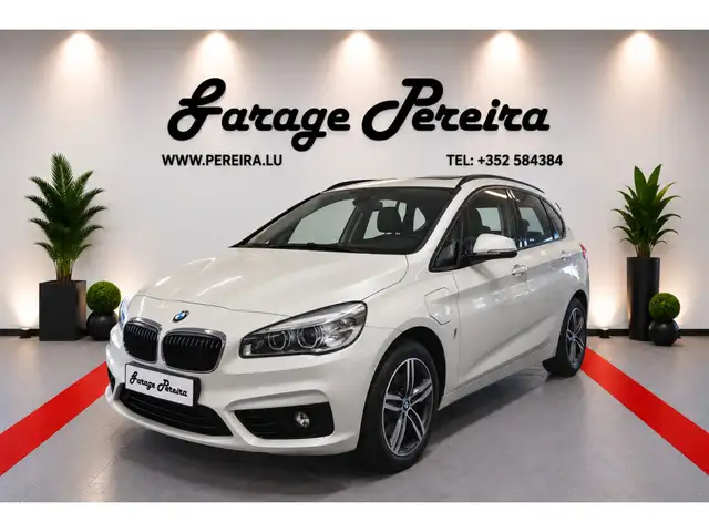 BMW 2 Series view 2