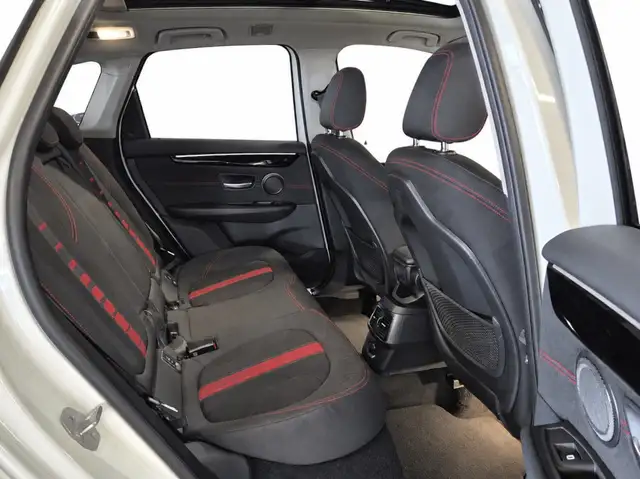 BMW 2 Series view 7