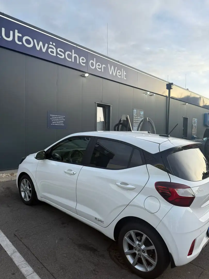 Hyundai i10 1,0 Trend Line Weiß - 1