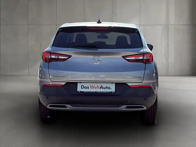 Opel Grandland view 5