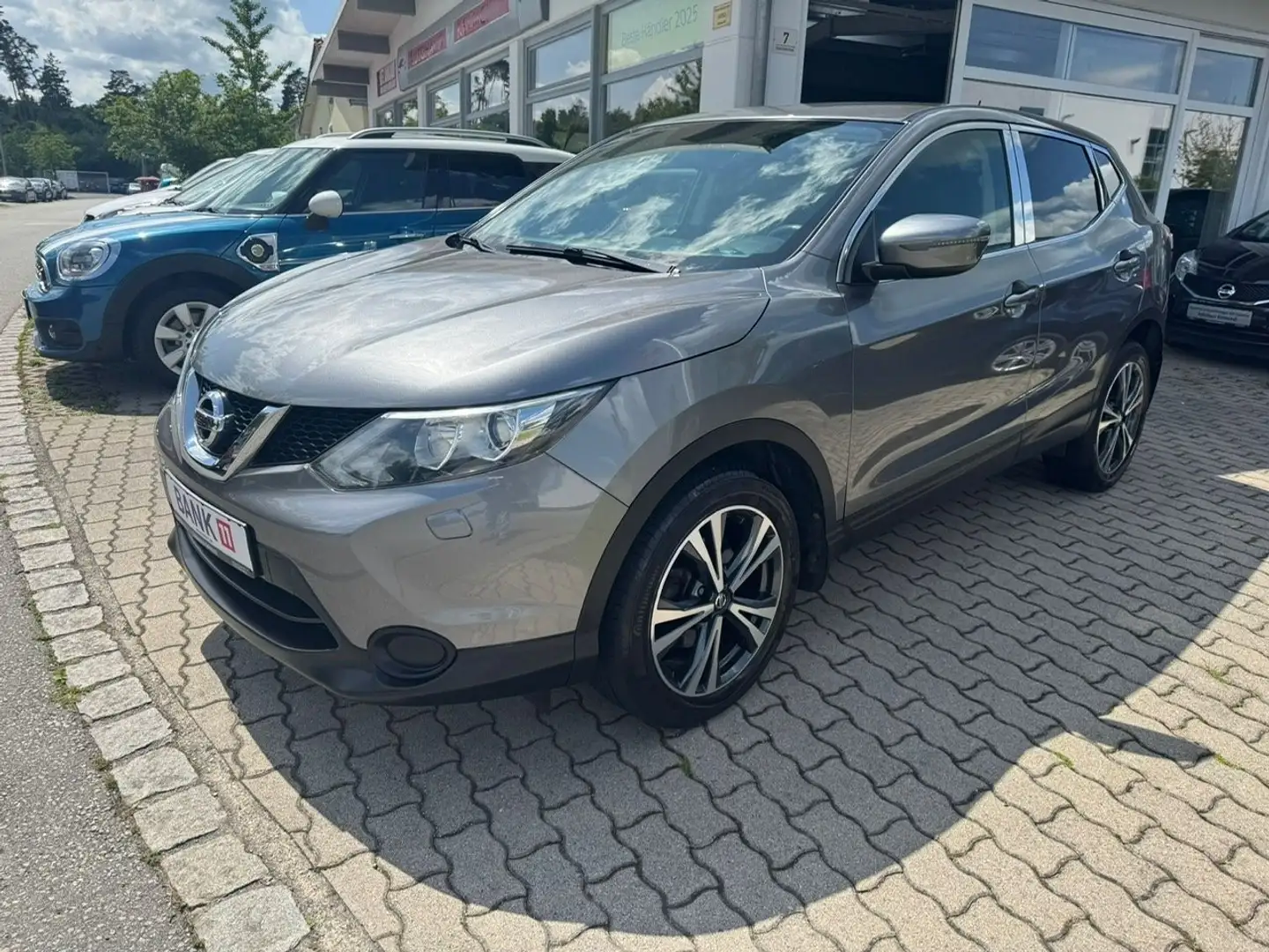 Nissan Qashqai Visia Grau - 1