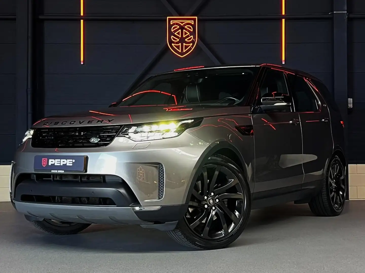 Land Rover Discovery TD6 HSE Luxury 7p. |PANO|LUCHTV.|22" Grijs - 1
