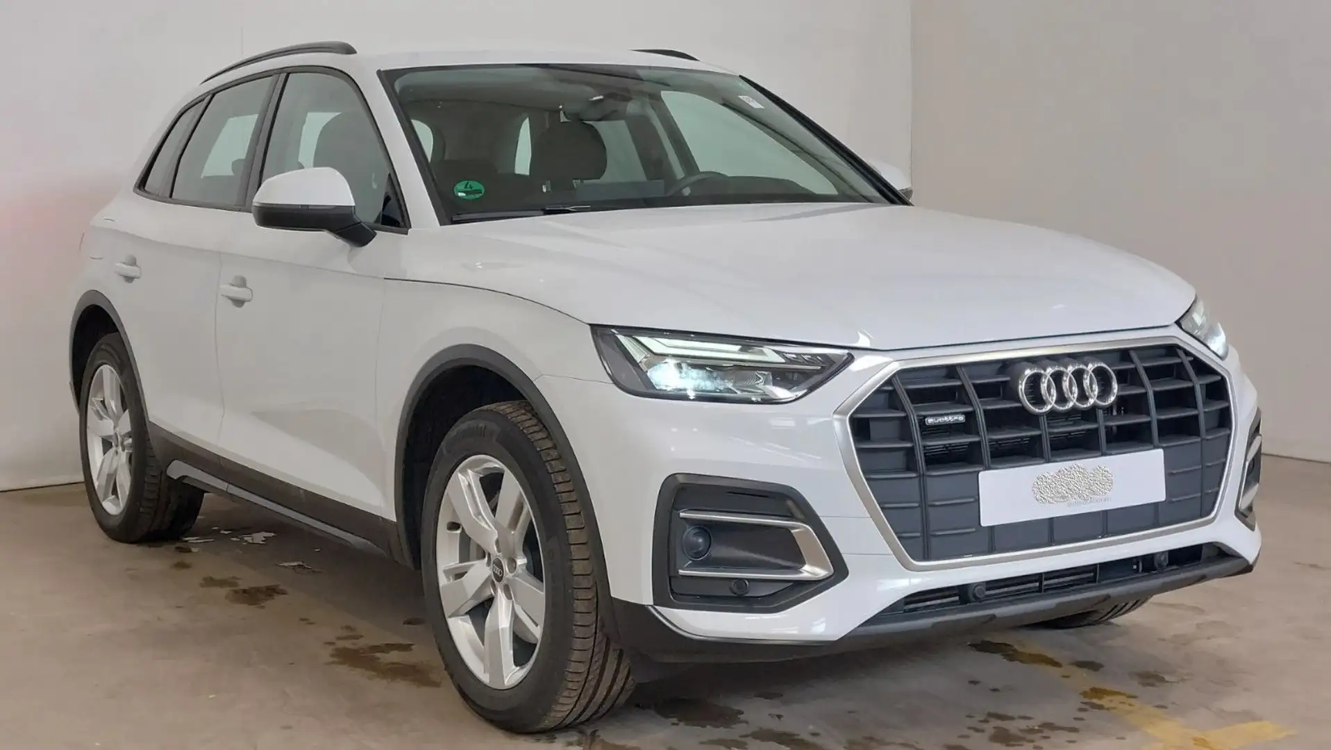 Audi Q5 50 e quat Virtual*Sound*AHK*Kamera*LED*ACC*19 Bílá - 2