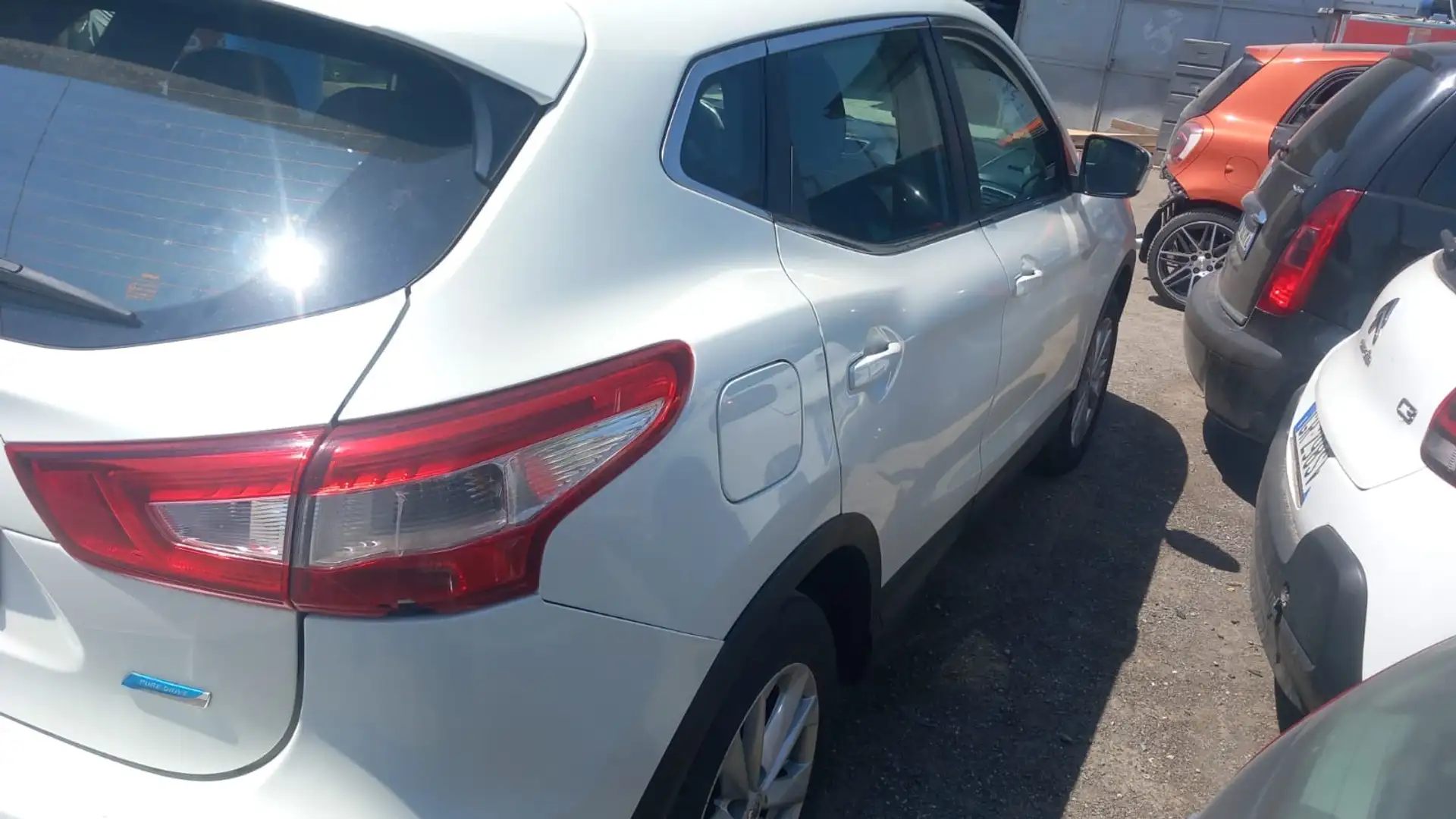 Nissan Qashqai 1.5 dci Tekna 110cv - 2