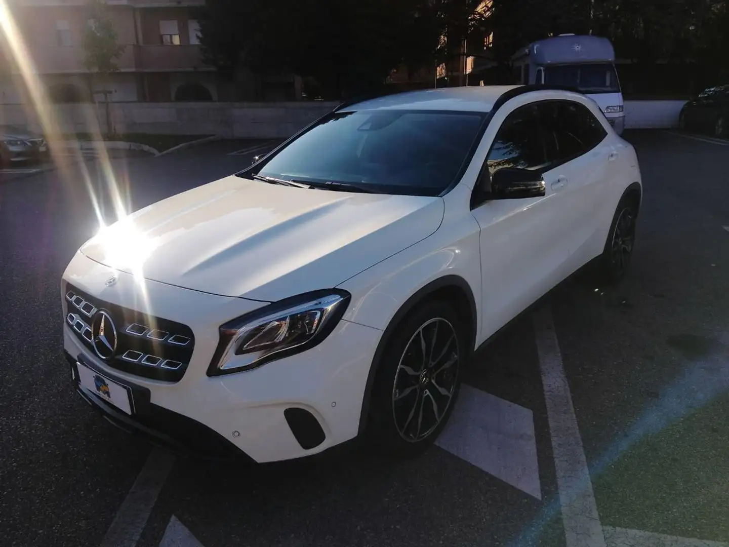 Mercedes-Benz GLA 200 d Automatic Sport Blanc - 1